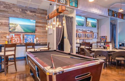 Fort Walton Beach - Destin Apartamento | Marvelous 9th Floor Condo Gulf, Pool & Sunset View