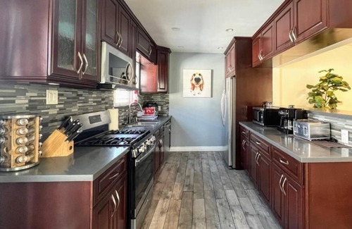 Ladera Heights Casa | Cubier: Marvelous House Close to Beach (MK1-LAD)