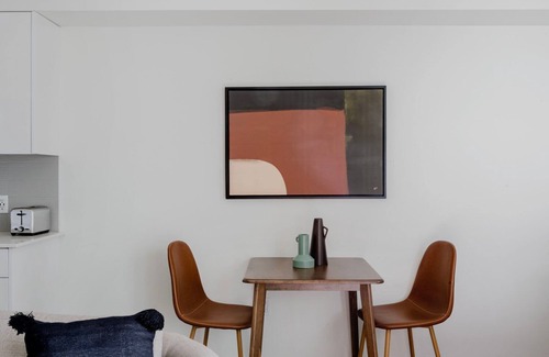 University District Apartamento | Marvelous U-District Studio w/ Laundry, nr Shops & Parks, by Blueground