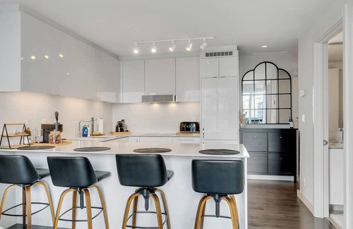 Downtown Edmonton Apartamento | Mary - Downtown Luxury Suite with City Views