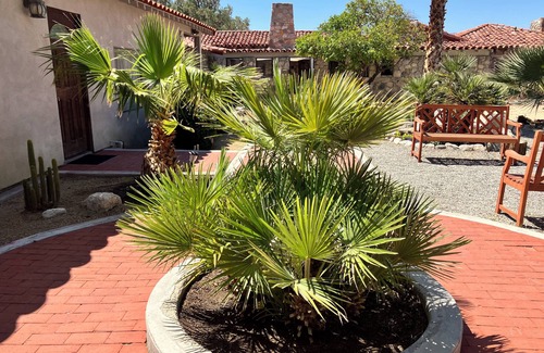 Desert Hot Springs Casa | MARY PICKFORD ESTATE IN DESERT HOT SPRINGS 9 BEDROOMS AND 7.5 BATHS EVENTS