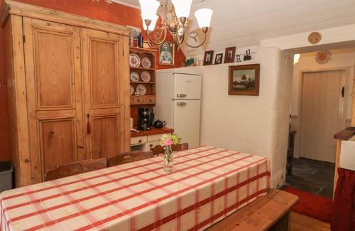 Cordal Cabaña | MARY ROSE COTTAGE, pet friendly in Castleisland, County Kerry