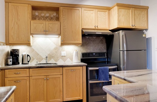 Anchor Bay Casa | Mary's Beach Bungalow, Hot Tub and Dog Friendly