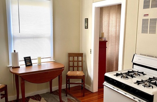 Garberville Cabaña | Mary's Place is a historic cottage with private garden in the center of town.