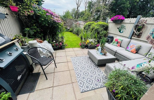 Douglas Casa | Maryborough Woods Residence - Cosy & quiet in private estate Douglas Village