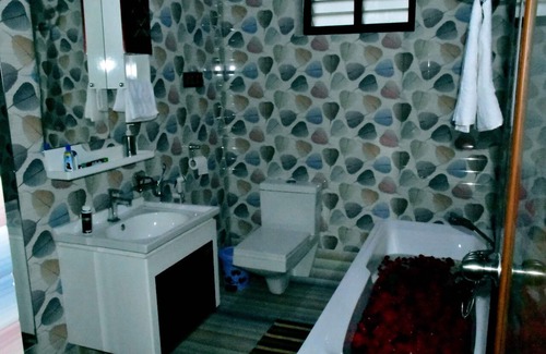 Thiruvananthapuram Villa | Mary Land Homestay, (a / c) Villa Deluxe. Cerca del aeropuerto de Trivandrum, playa