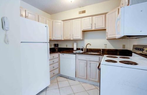 North Ocean City Apartamento | Marylander Condominiums, 90 steps from the beach