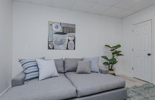 Old Irving Park Apartamento | Marys Gatehouse Garden Apartment