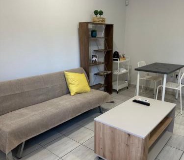 Markopoulon Apartamento | MarysApartments by the Airport