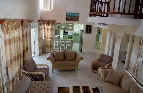 Paynes Bay Villa | Marzalea 2 bd Villa by ZenBreak