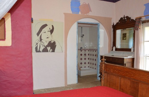Gallician Otro | Mas, auténtico vino de la casa, piscina.