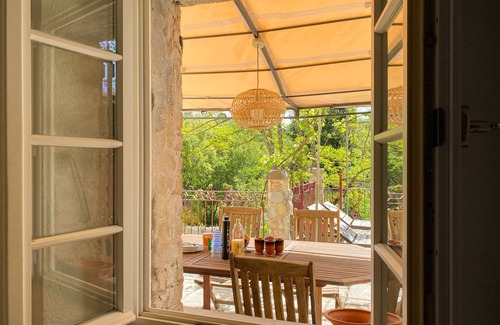Saint-Andre-de-Cruzieres Cabaña | Gîte 1 - La magnanerie-Gîte-Grande-Baño con bañera-Terraza