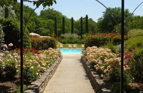 Gordes Hotel | Mas De La Senancole & Spa