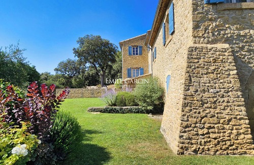 Lauris Casa | Mas for rent in Lauris, exceptional view in the heart of a 15 hectare estate
