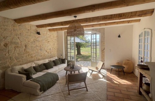 Mallemort Casa | Mas la Pradelle, at the gates of the Luberon, ideal for 12 people