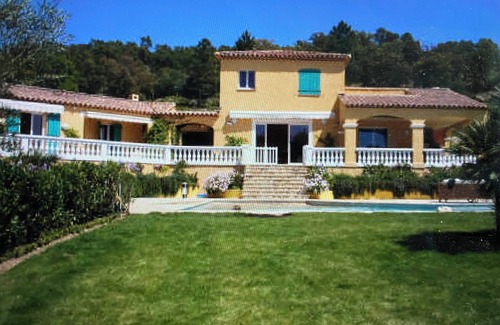 Preconil Otro | Mas Provencal Avec Piscine Dans son Écrin de Verdure de 1,7 ha