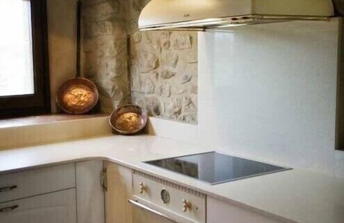 Solsona Villa | Masia Laveña - Casa muy cómoda y tradicional