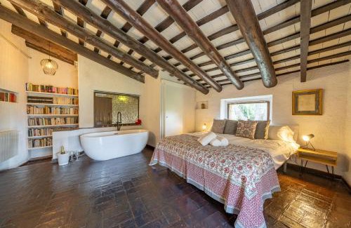 Llagostera Villa | Masia Marco Lux, ideal familias con gran zona exterior y Piscina