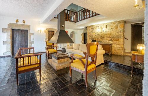 Llagostera Villa | Masia Marco Lux, ideal familias con gran zona exterior y Piscina