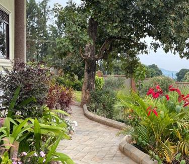 Bujenje Casa | Masindi Serenity Ubuntu Residency
