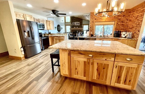 Old Homosassa Casa | Mason Creek Lodge - Waterfront Pool Home - Fishing - Scalloping