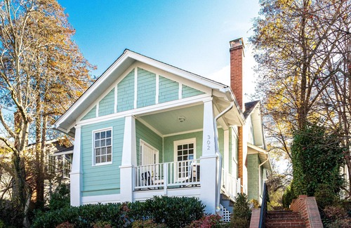 Taylor Run Casa | Metro, Historic District in Alexandria City, walk to Old Town, parking
