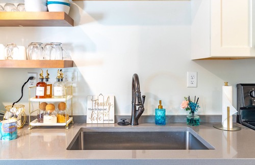 East Midtown Casa | Massive 4 houses on one property perfect for family reunion and weddings