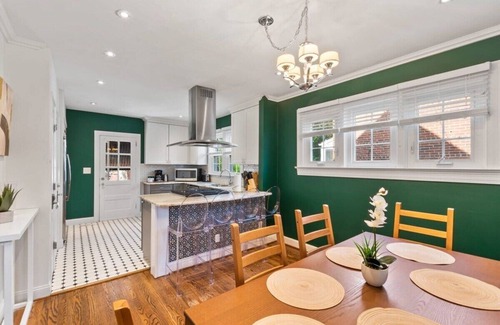 Potomac West Casa | Massive 5BR Historic CozySuites House