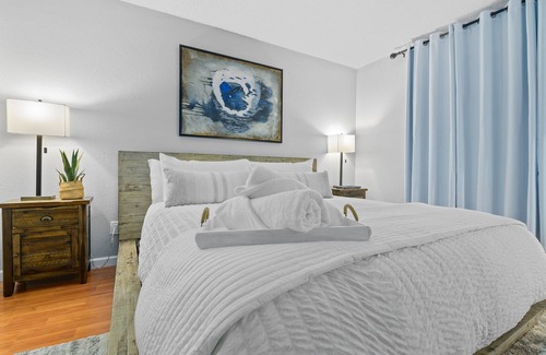 Serra Mesa Casa | Massive 5BR Resort Style Retreat with Heated Pool!