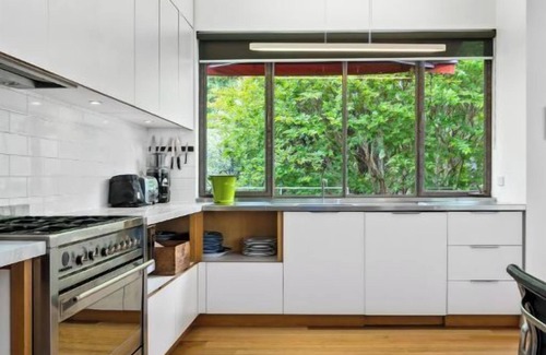 Elwood Apartamento | Massive Mitford! Large, Luxurious 1st Class 4 Bdrm