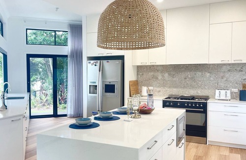 Upper Coomera Casa | Massive water views 5 beds luxury house