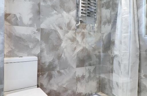 Old Town Hastings Casa | Master accommodation suite 7 sea view