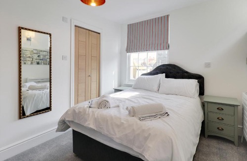 Old Town Hastings Casa | Master accommodation suite 6