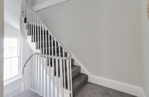 Old Town Hastings Casa | Master accommodation suite 6