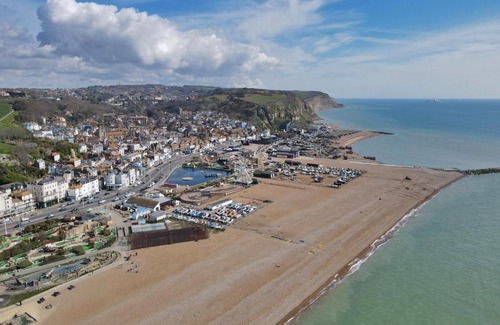 Old Town Hastings Casa | master accommodation suite 5