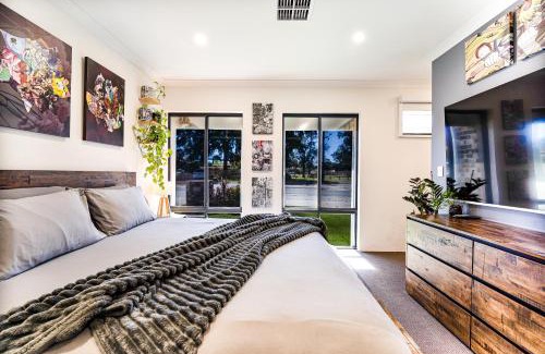 Beechboro Casa | Master bedroom Beechboro
