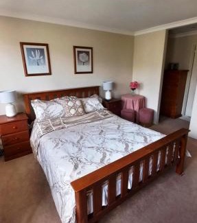 Stirling Casa | Master retreat at Private Estate Near Perth CBD