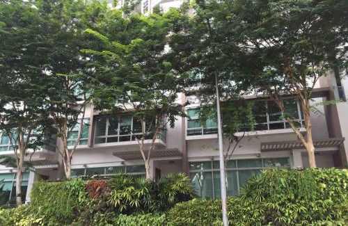 Newton Cama Y Desayuno | Master Room at Orchard Road