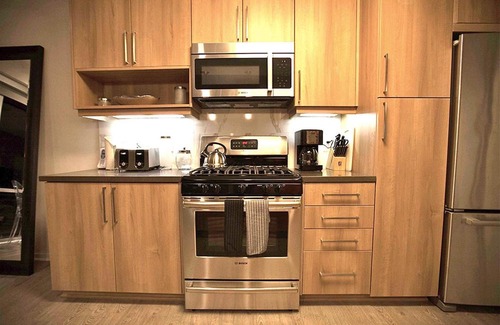 Downtown Apartamento | Masterpiece 2-Bedroom with Balcony, Pool, and Spa