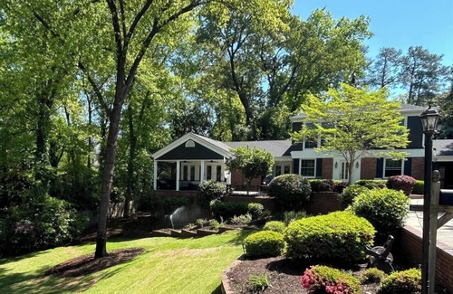 Forest Hills Casa | Masters: Mid Century meets Southern Traditional