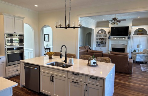 Bath Casa | Masters rental - large 5-bdrm home w/ huge porch, pool, hot tub & game room.