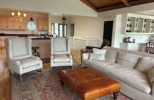Lake Oconee Cabaña | Master’s Week Charming 7-bedroom cottage with WiFi and AC on Lake Oconee