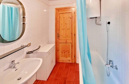 Cassina Valsassina Apartamento | MAT CASSINA P1 · Mountain apartment in a typical courtyard