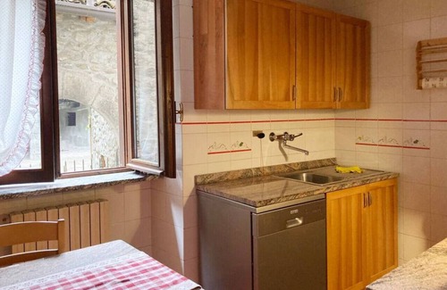 Cassina Valsassina Apartamento | MAT CASSINA P1 · Mountain apartment in a typical courtyard