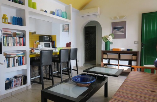 Matagorda Casa | Gran bungalow superior reformado, jardín privado, frente al mar, piscina, aire acondicionado