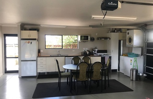 Matarangi Casa | Matarangi Beach Bach