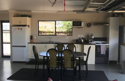 Matarangi Casa | Matarangi Beach Bach