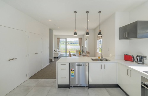 Matarangi Casa | MATARANGI VILLAS - MATARANGI HOLIDAY HOME, with a garden in Matarangi