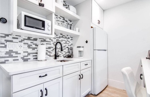 Wesley Chapel Condominio | Matchless Luxury III – Elegant 3BR Golf View Condo w/ Designer Kitchen, Smart TVs & Private Patio!
