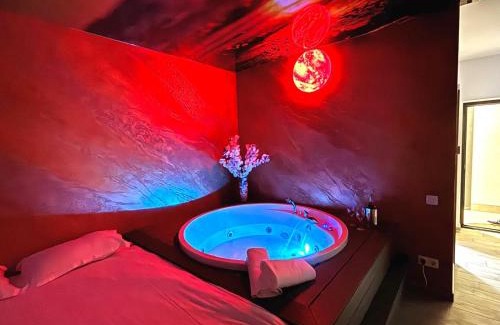 Baia Mare Apartamento | MATTEO room by 50 shades